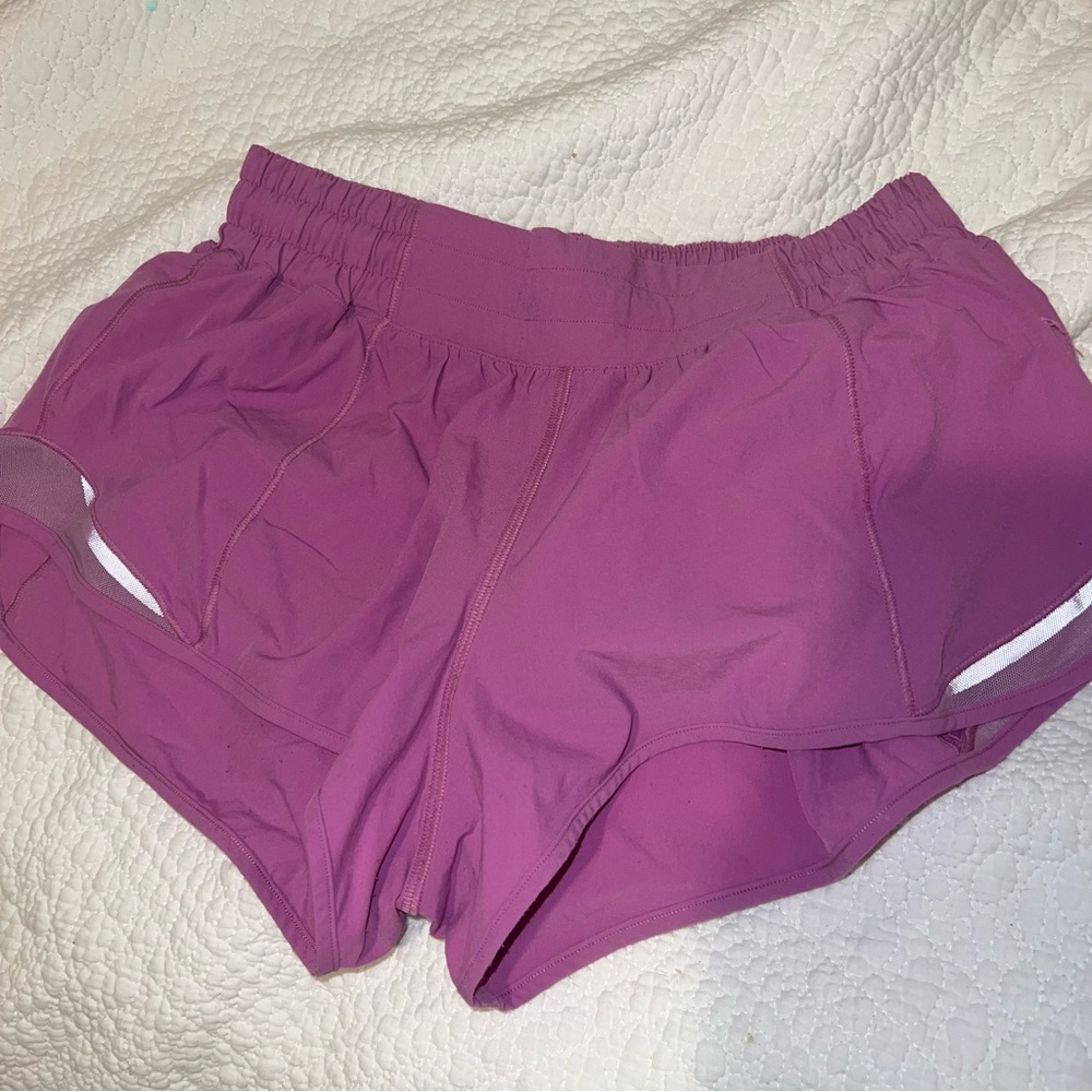 LULU LEMON HOTTY HOT SHORTS